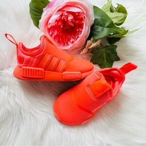 adidas gazelle silver green womens Adidas NMD R1 V2 'Black Solar Red' Running Shoes For Man And Women FW6 –  Stylebrewed